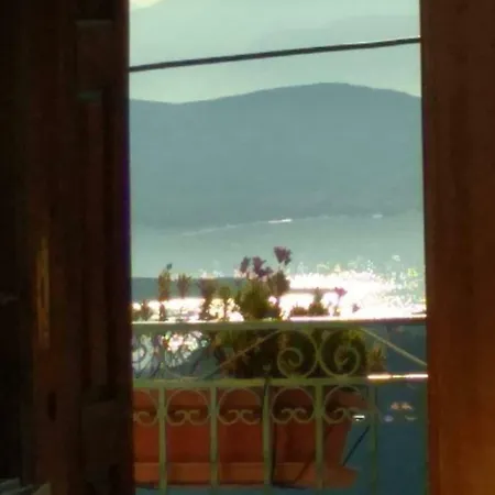 Sun View Guesthouse 3*