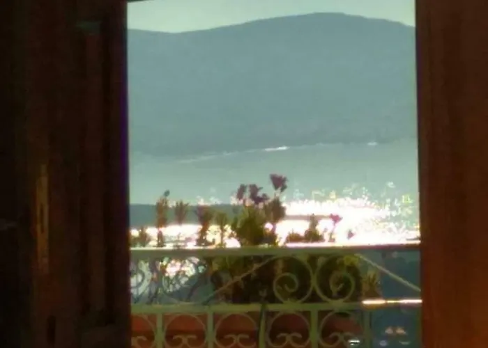 Sun View Guesthouse 3*